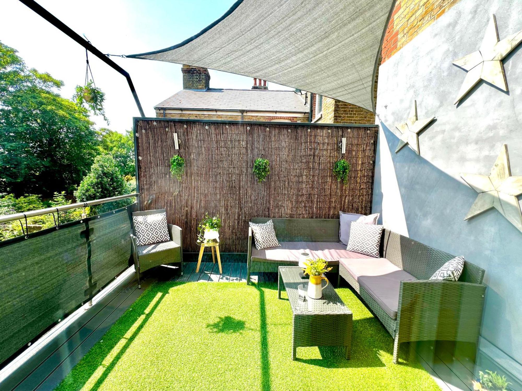 The Duplex Margate With Deck & Living Space Air Conditioning Exterior photo