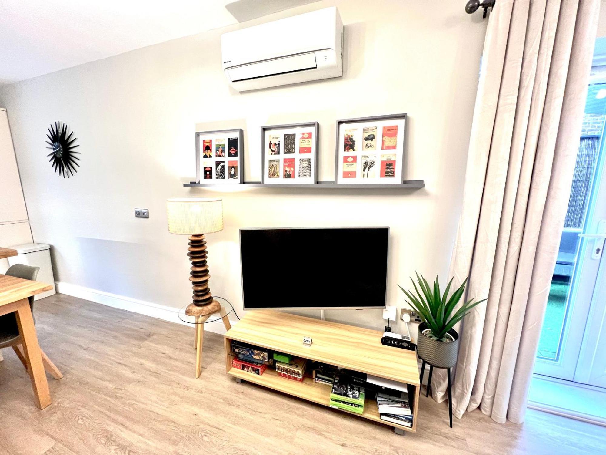 The Duplex Margate With Deck & Living Space Air Conditioning Exterior photo